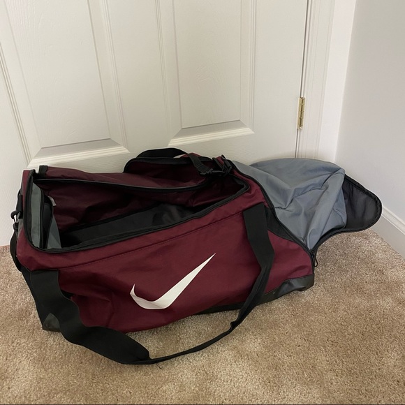 nike maroon duffle bag